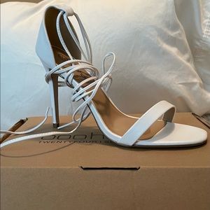White Strappy Heel (Never Worn)